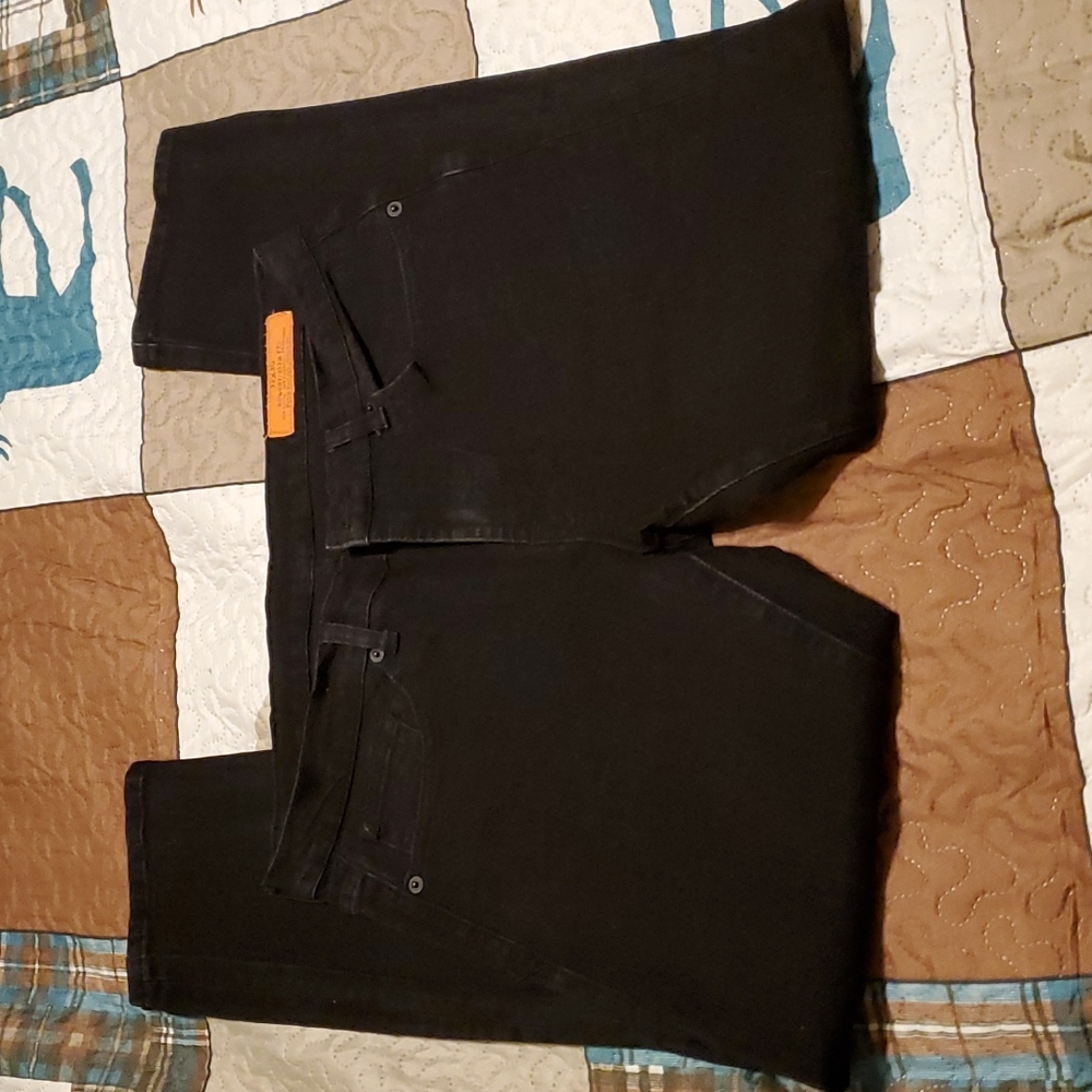 Genes Shop Bowery/ Slim Black jeans